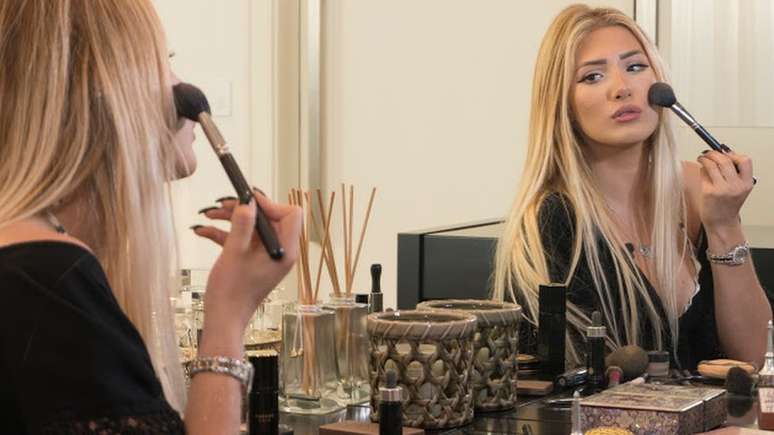 A youtuber diz que a monetiza&ccedil;&atilde;o dos v&iacute;deos n&atilde;o paga 'nem um quarto' do que gasta com as produ&ccedil;&otilde;es