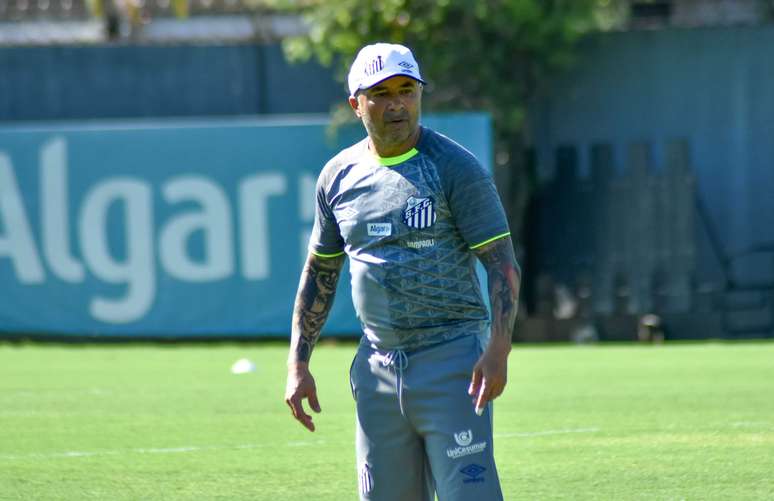 Sampaoli comandou o Santos em treino tático