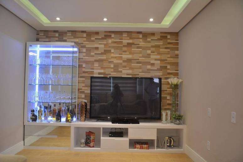 25. Papel de parede similar a uma parede de tijolos aparentes. Projeto de Gra&ccedil;a Brenner