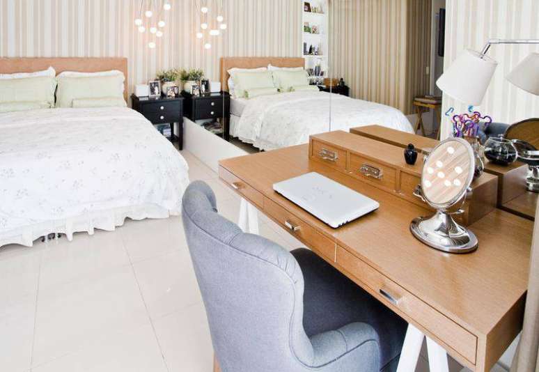 28- Veja como colocar papel de parede neutro combina com todos os estilos de decora&ccedil;&atilde;o. Projeto de Concei&ccedil;&atilde;o Estrela