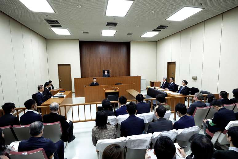 Juiz e espectadores em tribunal de Tóquio antes de audiência de Carlos Ghosn 08/01/2019  Kiyoshi Ota/Pool via Reuters