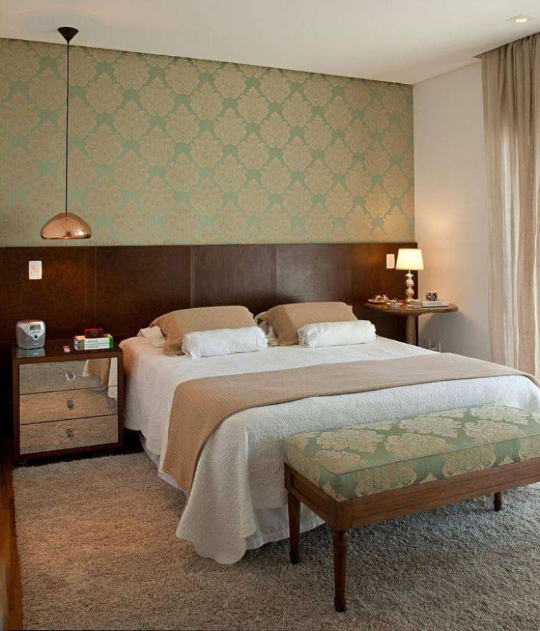 4. Veja como colocar papel de parede com o mesmo padr&atilde;o do banco igual ao projeto da imagem acima de Patricia Kolanian Pasquini