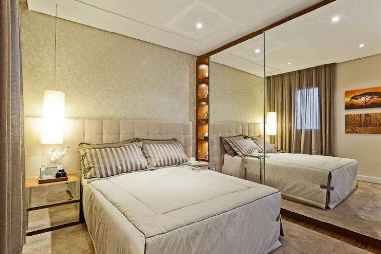 13. Tons neutros e claros s&atilde;o as escolhas mais seguras na hora de escolher um papel de parede para quarto. Projeto de Sesso Dalanezi