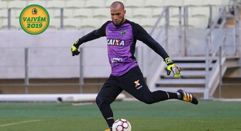 Éverson é a bola da vez no Santos e pode ser contratado pelo Alvinegro em breve (Foto: Israel Simonton/Ceará)