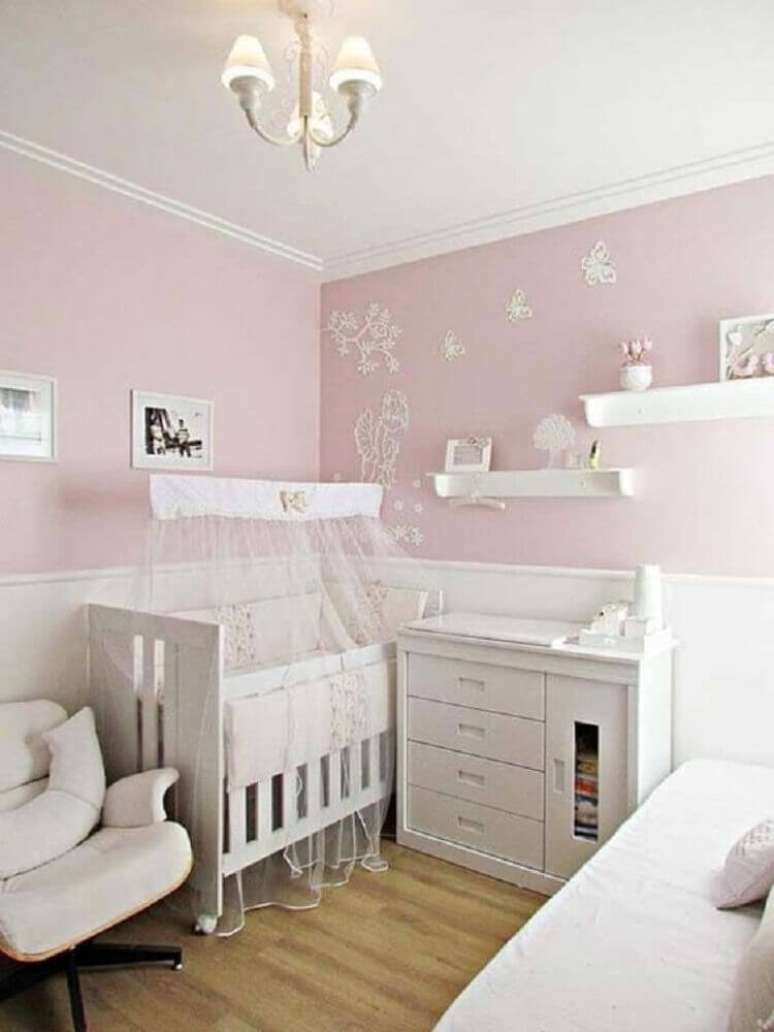 7. Decoração para quarto de bebê rosa e branco – Foto: Webcomunica
