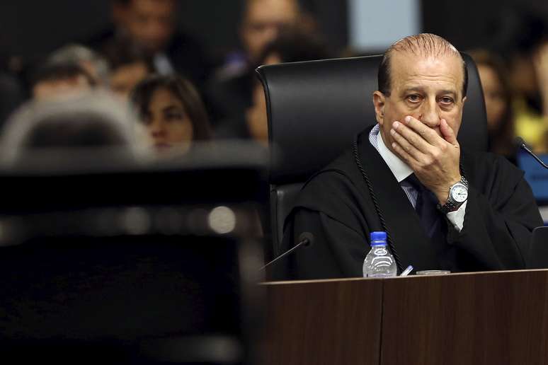 Ministro Augusto Nardes, do TCU, durante sessão da corte de contas em Brasília
07/10/2015 REUTERS/Adriano Machado 