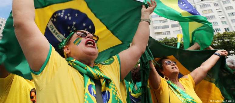 Brasileiros participam de protesto no Rio de Janeiro durante a campanha eleitoral de 2018