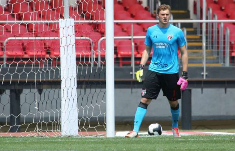 Lucas Perri em ação pela equipe sub-23 do São Paulo, campeã do Brasileiro de Aspirantes (Foto: saopaulofc.net)