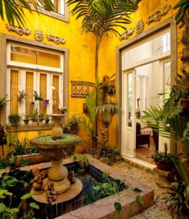 2. Voc&ecirc; pode tamb&eacute;m ter plantas aqu&aacute;ticas em uma fonte. Projeto de Marcelo Bicudo