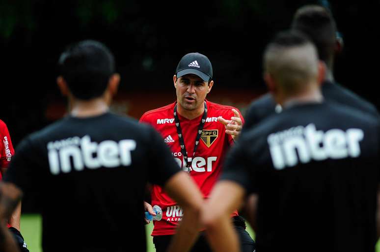 O técnico André Jardine do São Paulo, durante treino técnico realizado no CT da Barra Funda, Zona Oeste de São Paulo (03/01/2019)