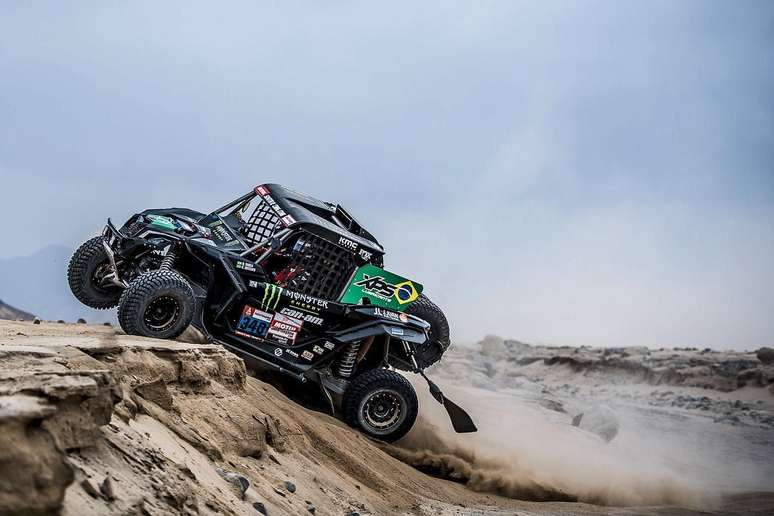 Rally Dakar: brasileiros mantêm a liderança entre os UTVs