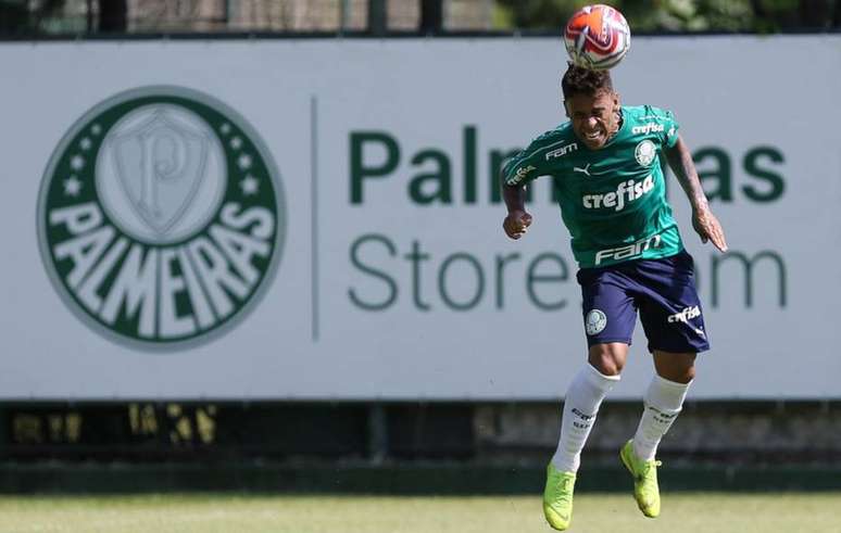 Marcos Rocha assinou com o Palmeiras por quatro temporadas