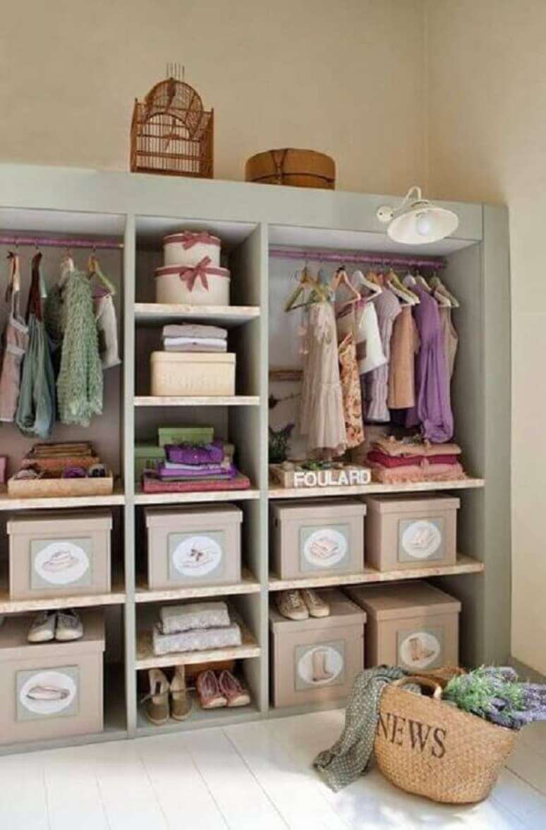 32. O guarda roupa infantil também merece ser organizado com caixas organizadoras bem bonitas – Foto: Pinterest