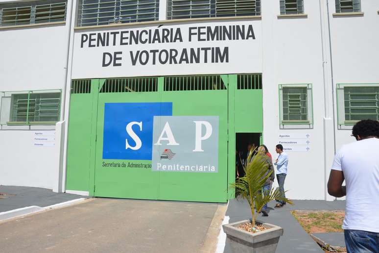 Fachada da Penitenciária Feminina de Votorantim, no dia de sua inauguração, em 2017