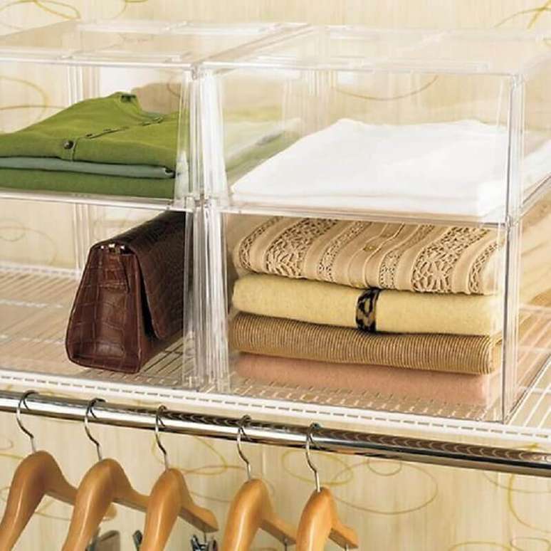 4. A caixa organizadora de acrílico é uma das melhores opções para organizar e decorar o closet – Foto: Closet & Wadrobe Ideas