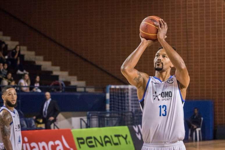 Toledo foi o principal pontuador do Pinheiros na partida (Foto: Divulgação/NBB)