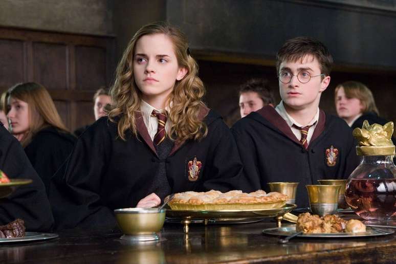Escrita por J.K. Rowling, a saga do bruxo Harry Potter completou 20 anos em 2018.