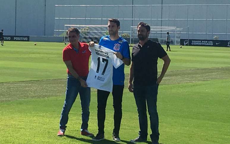 Atacante Mauro Boselli usará a camisa 17 no Corinthians (Foto: Marcio Porto)