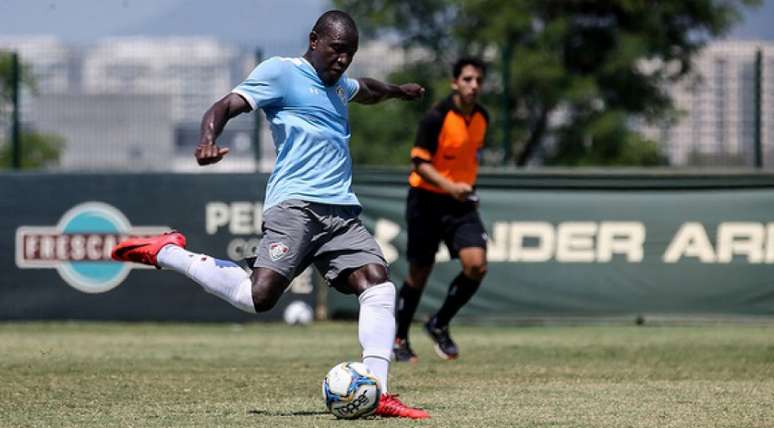 A uma semana da estreia no Carioca, Flu goleia o Mageense por 4 a 1 (Foto: Lucas Merçon/FFC)