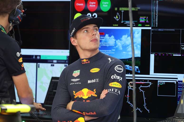 Verstappen considera que foi um dia “construtivo” junto dos comissários da Fórmula E