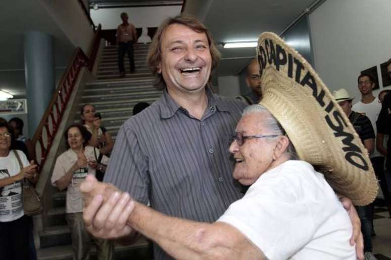 Cesare Battisti durante Fórum Social Mundial, em Porto Alegre, 26 de janeiro de 2012