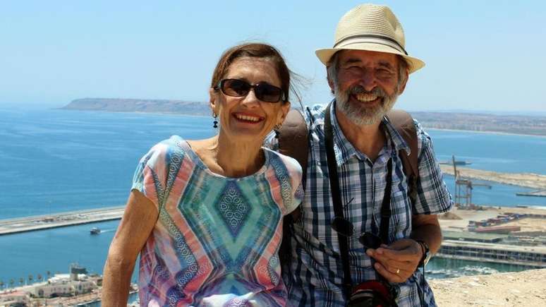 O casal Prue e Steve Wright largou a vida na Austrália para passar um tempo em Londres; de lá, os dois conseguem trabalhar e fazer viagens regulares nos fins de semana