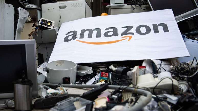 Organizações ambientais denunciaram a Amazon em novembro por não reciclar eletrônicos com defeito