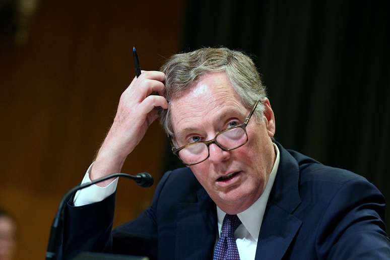  Representante de Comércio dos EUA, Robert Lighthizer, gesticula durante audiência no Senado dos EUA, em Washington 26/07/2018. REUTERS/Mary F. Calvert 