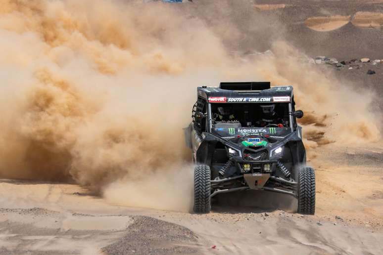 Brasileiros reassumem a liderança da categoria para UTVs do Rally Dakar​