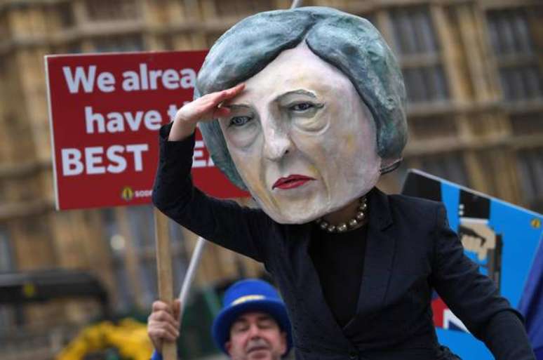 Protesto contra a primeira-ministra Theresa May durante a votação do Brexit, em Londres