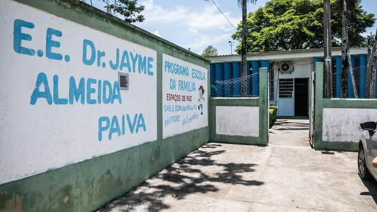 Escola onde Bolsonaro estudou hoje leva o nome do pai de Rubens Paiva