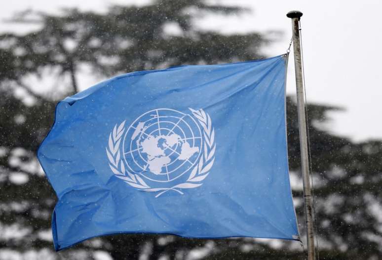 Bandeira da ONU na sede europeia da organização, em Genebra 16/03/2016  REUTERS/Denis Balibouse