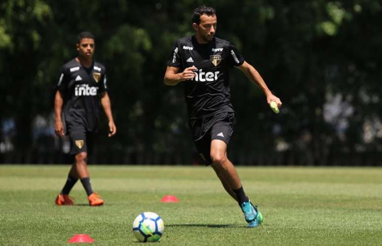 Nenê treinou no time titular nesta quarta-feira (Foto: Rubens Chiri/São Paulo FC)