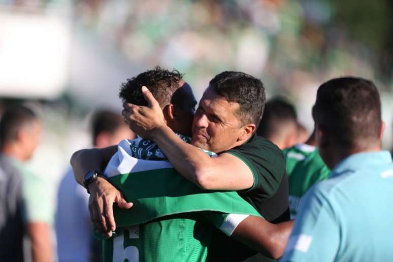 Claudinei fará revezamento de time no início do Catarinense (Foto: SIrli Freitas/Chapecoense)