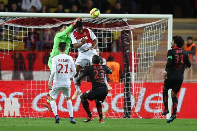 Monaco não conseguiu vencer em casa novamente (Foto: AFP)