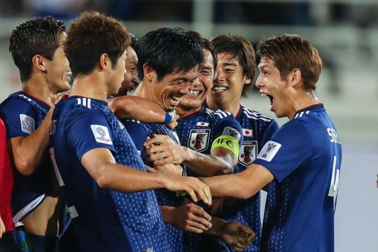 Jogadores comemoram o gol marcado por Shiotani (Foto: Divulgação/AFC)