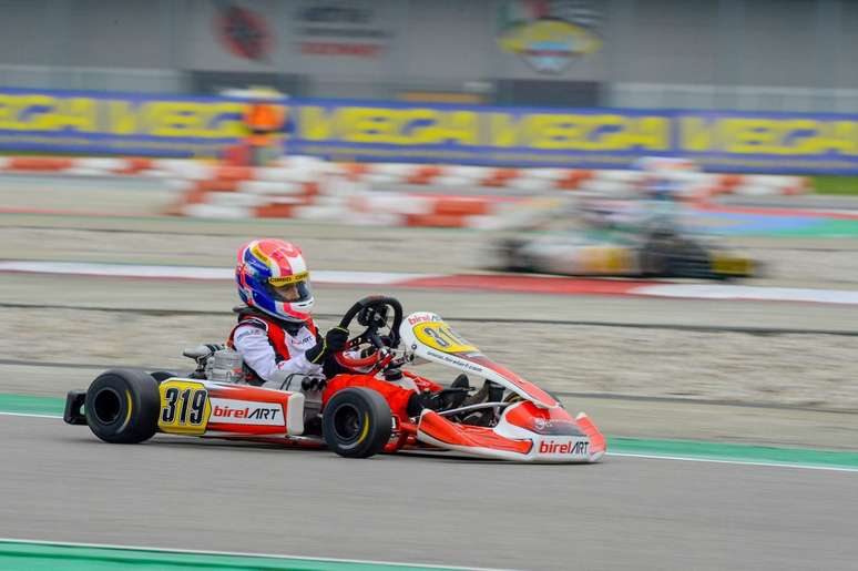 Atual campeão brasileiro de kart, Rafael Câmara inicia temporada na Europa no teste oficial do WSK