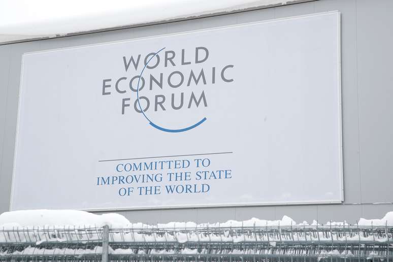 Logo do Fórum Econômico Mundial em Davos, na Suíça 12/01/2019 REUTERS/Arnd Wiegmann