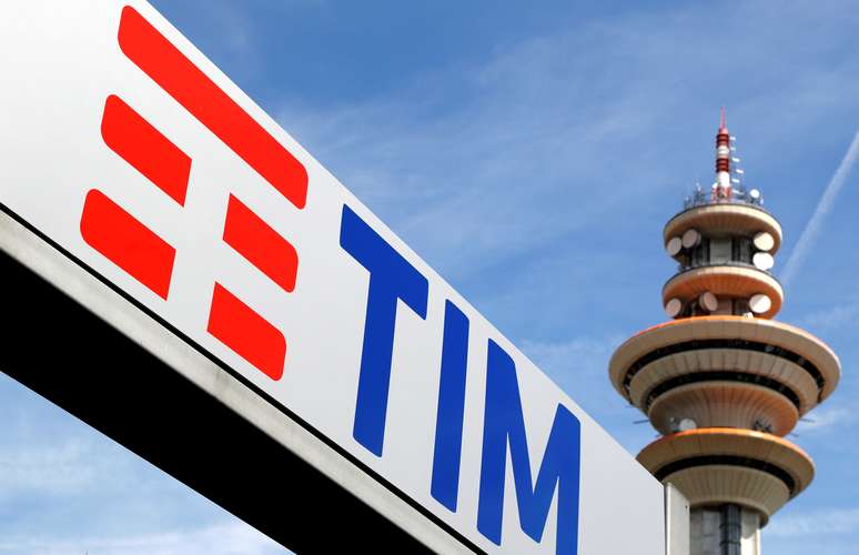 Logo da Telecom Italia em Milão, Itália, 25/05/2016  REUTERS/Stefano Rellandini