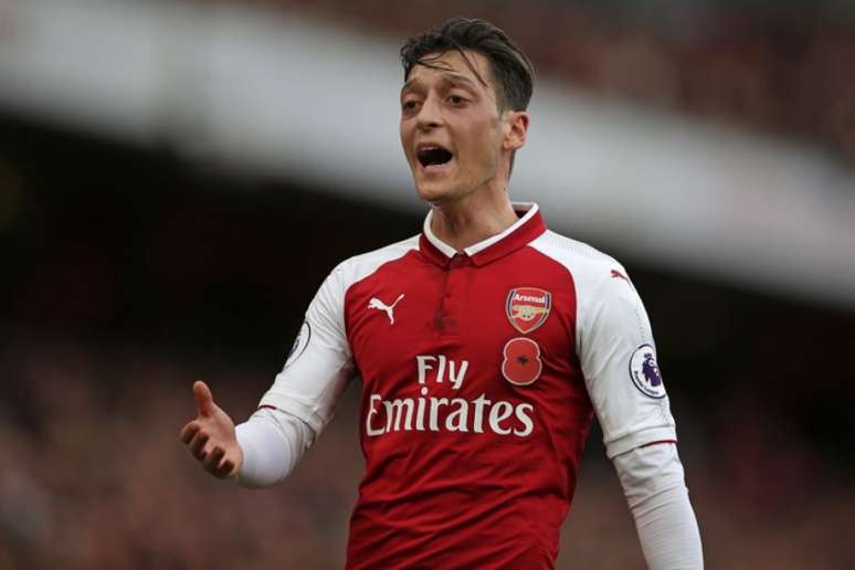 Özil tem números abaixo de sua média (Foto: Daniel Leal-Olivas / AFP)