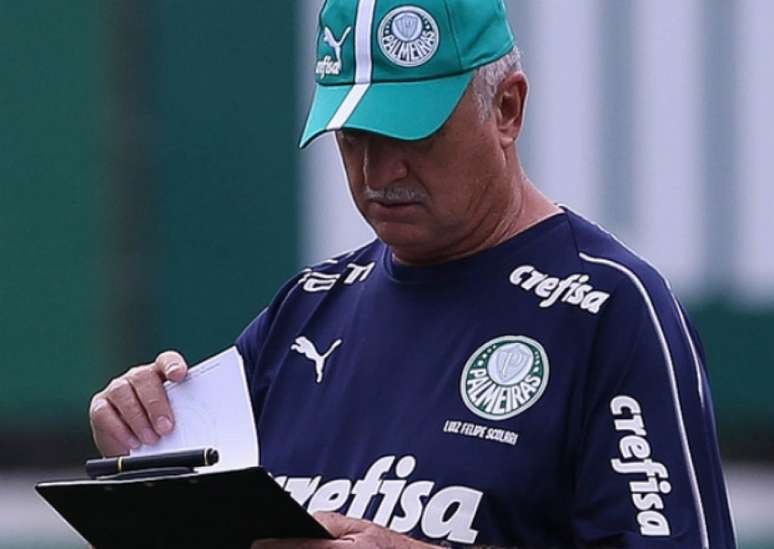 Felipão definiu a primeira parte da lista e terá de escolher cinco entre os 11 que ficaram fora (Agência Palmeiras)