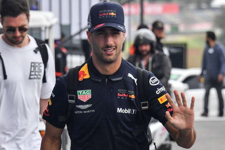 Ricciardo disse que considerou a McLaren antes de mudar para a Renault