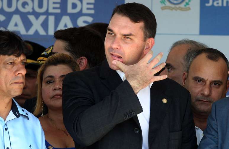 Flávio Bolsonaro (PSL-RJ) durante a inauguração do 3º Colégio da Polícia Militar do Estado do Rio de Janeiro "Percy Geraldo Bolsonaro"