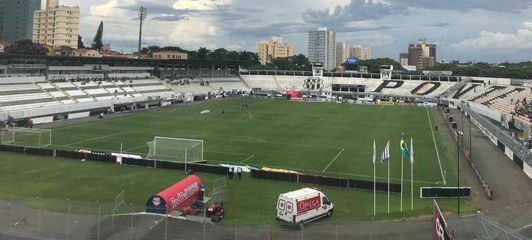 Imagem do Moisés Lucarelli antes de jogo entre Palmeiras e Red Bull Brasil.