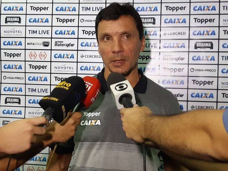 Zé Ricardo, técnico do Botafogo.