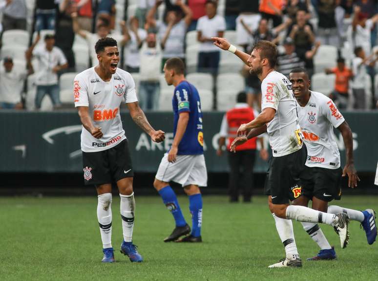 Corinthians marca no fim e empata com o São Paulo no Paulistão Sub-11