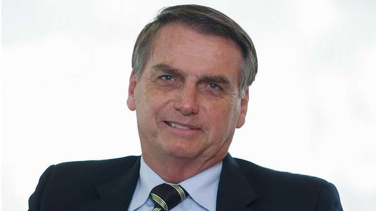 No in&iacute;cio do m&ecirc;s, Jair Bolsonaro disse que emprestou R$ 40 mil a Queiroz e que o cheque em nome da primeira-dama seria pagamento de uma parcela da d&iacute;vida