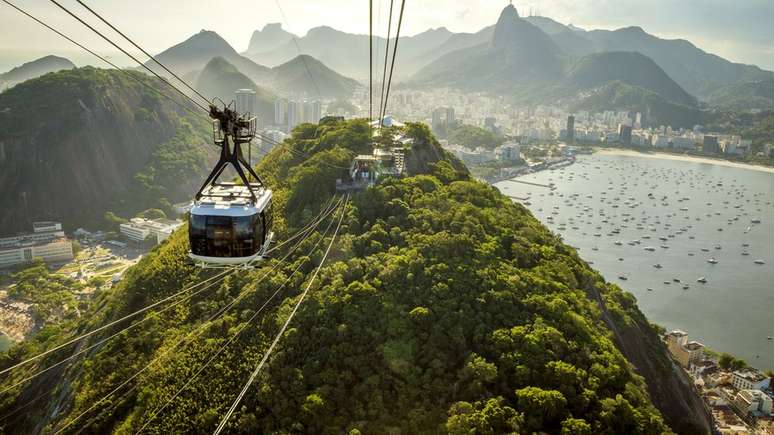 No Rio de Janeiro, o teleférico do Pão de Açúcar é chamado de bondinho; o diminutivo também é usado para batizar favelas como a da Rocinha