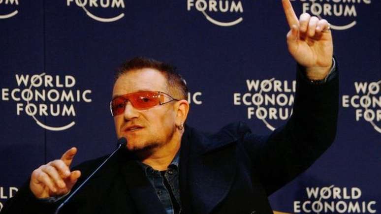 Bono participa com frequência do encontro e não paga nada por isso