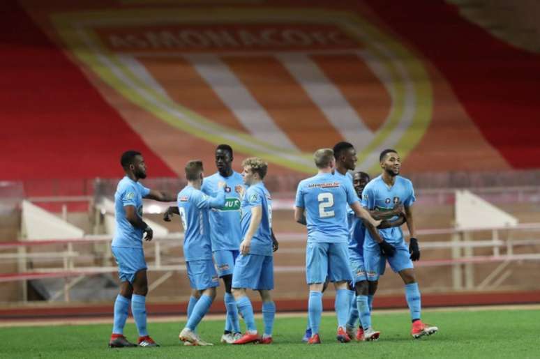 Metz comemora vitória e classificação (Foto: AFP)